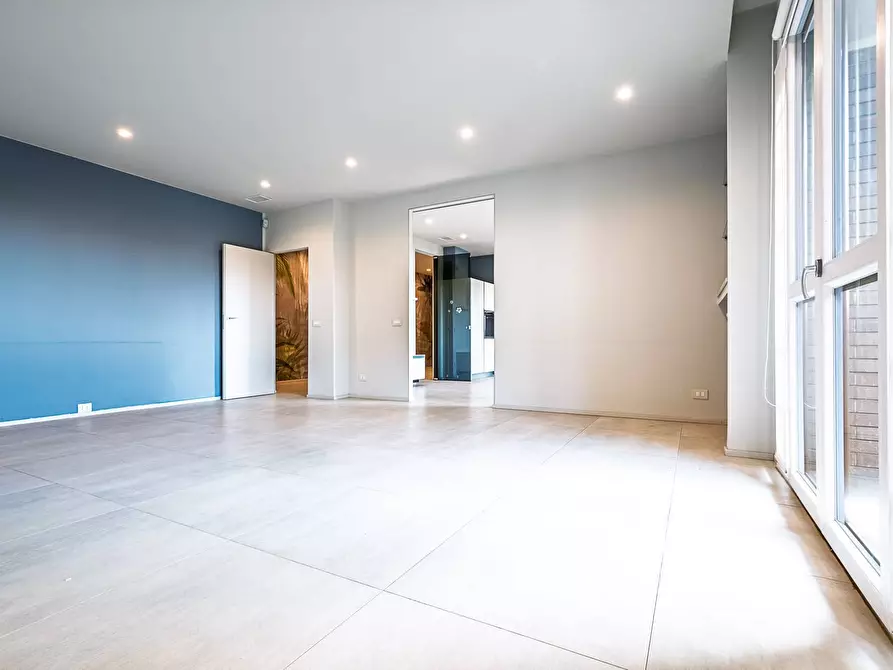 Immagine 9 di Appartamento in vendita  in Via Antonio Canova 47 a Torino