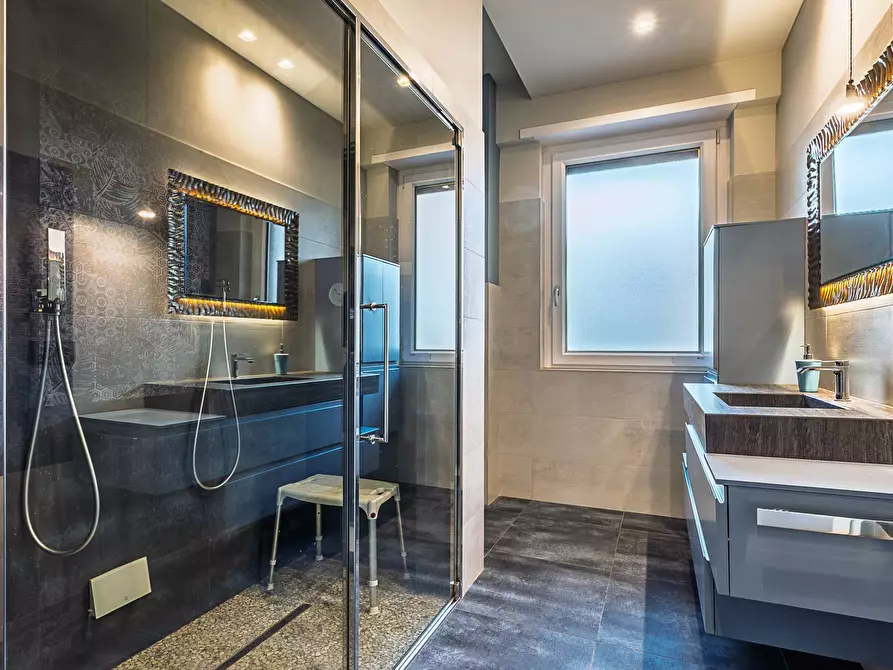 Immagine 15 di Appartamento in vendita  in Via Antonio Canova 47 a Torino