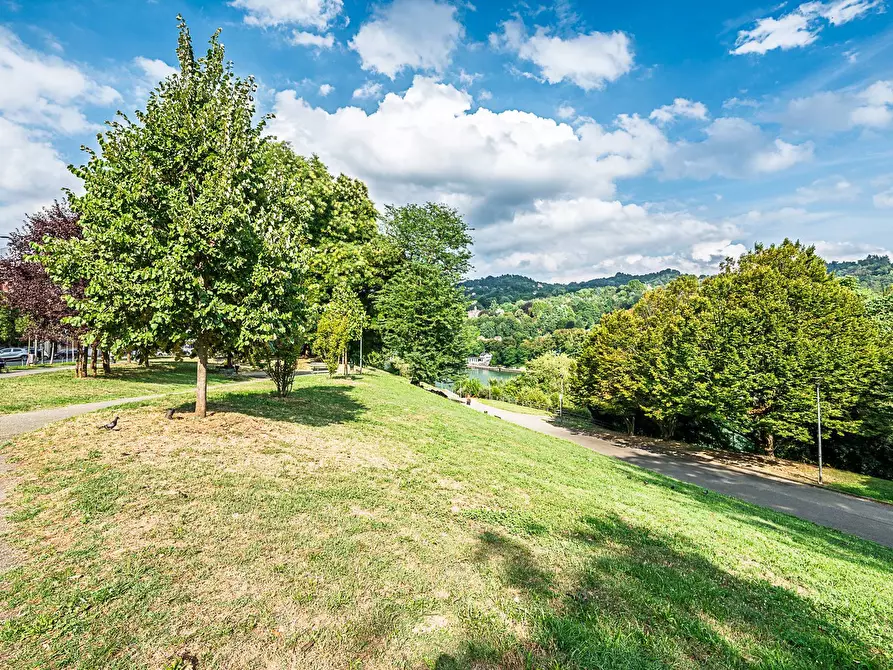 Immagine 48 di Appartamento in vendita  in Via Antonio Canova 47 a Torino