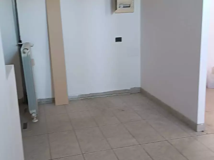 Immagine 10 di Negozio in vendita  in Via dei Ciliegi 6 a Borgaro Torinese