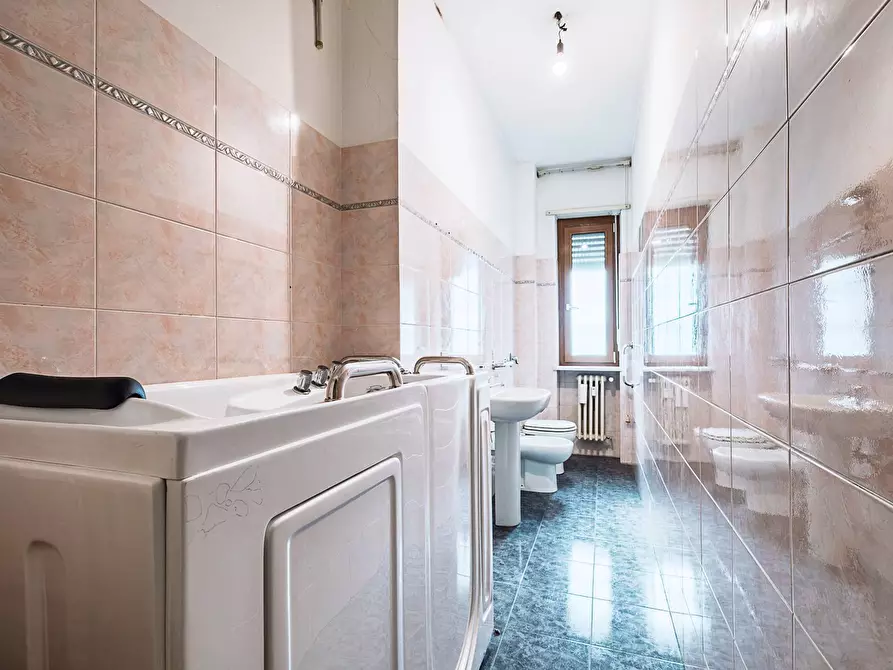 Immagine 29 di Appartamento in vendita  in Via San Remo 2 a Torino