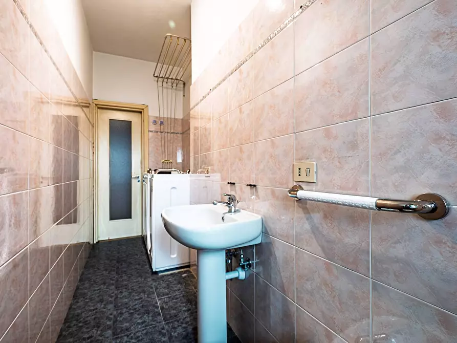 Immagine 30 di Appartamento in vendita  in Via San Remo 2 a Torino