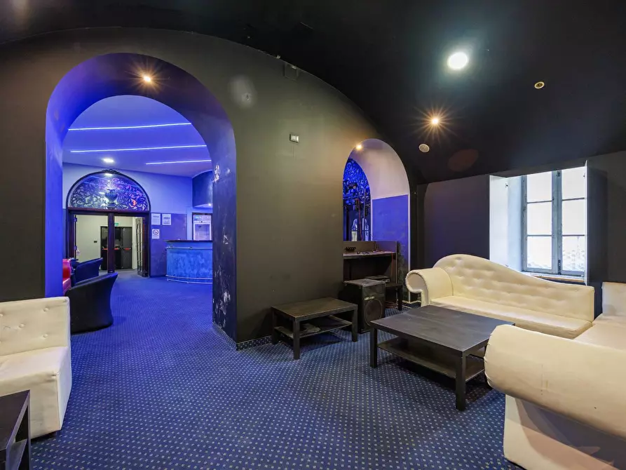 Immagine 4 di Locale commerciale in affitto  in Via Goito a Torino