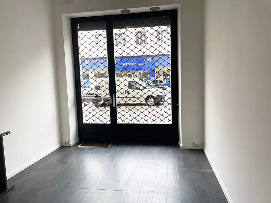 Immagine 3 di Negozio in affitto  in Via Nizza 43 a Torino