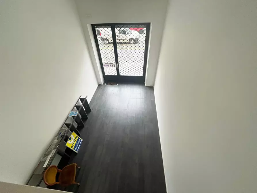 Immagine 4 di Negozio in affitto  in Via Nizza 43 a Torino