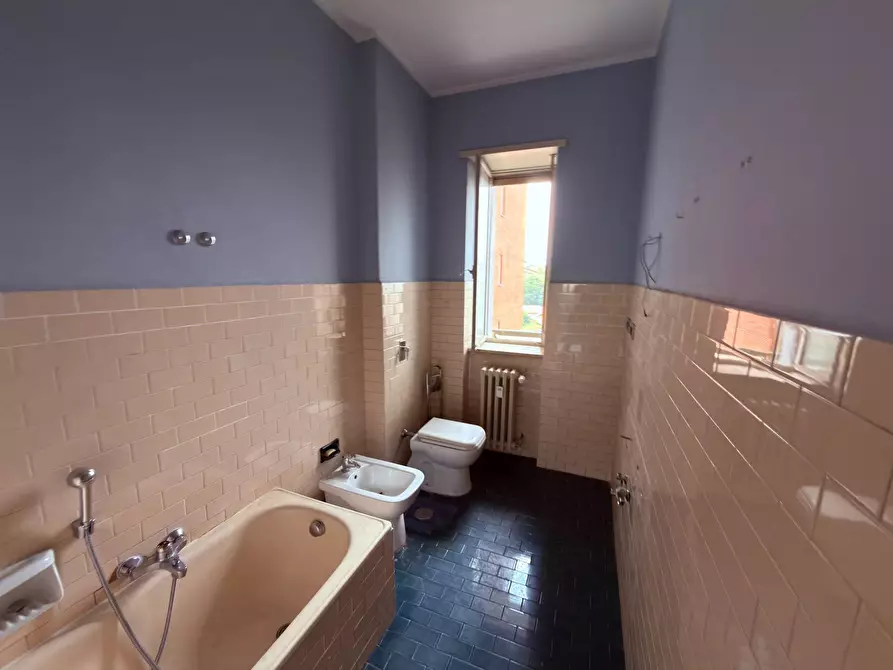 Immagine 23 di Appartamento in vendita  in Largo Toscana 50 a Torino