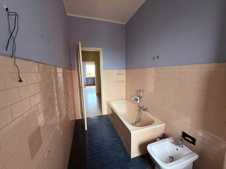 Immagine 25 di Appartamento in vendita  in Largo Toscana 50 a Torino