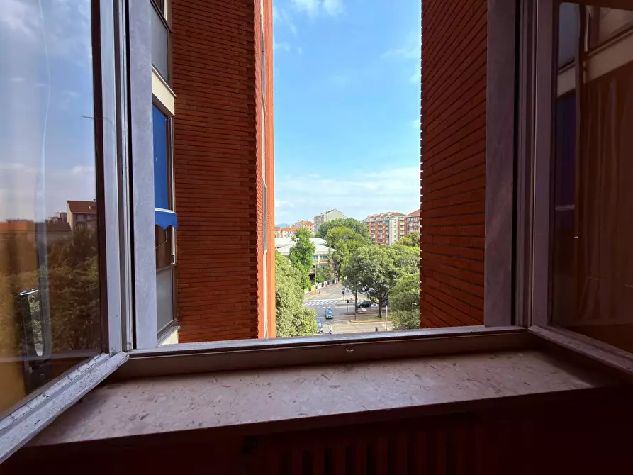 Immagine 31 di Appartamento in vendita  in Largo Toscana 50 a Torino