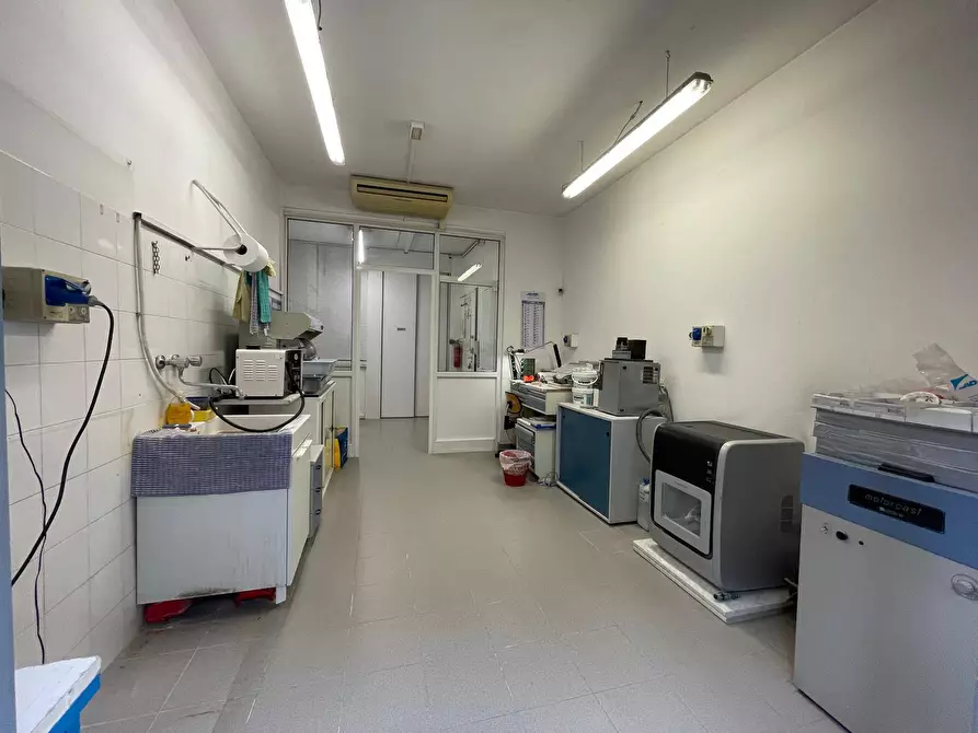 Immagine 9 di Appartamento in vendita  in Via Valentino Carrera 64 a Torino