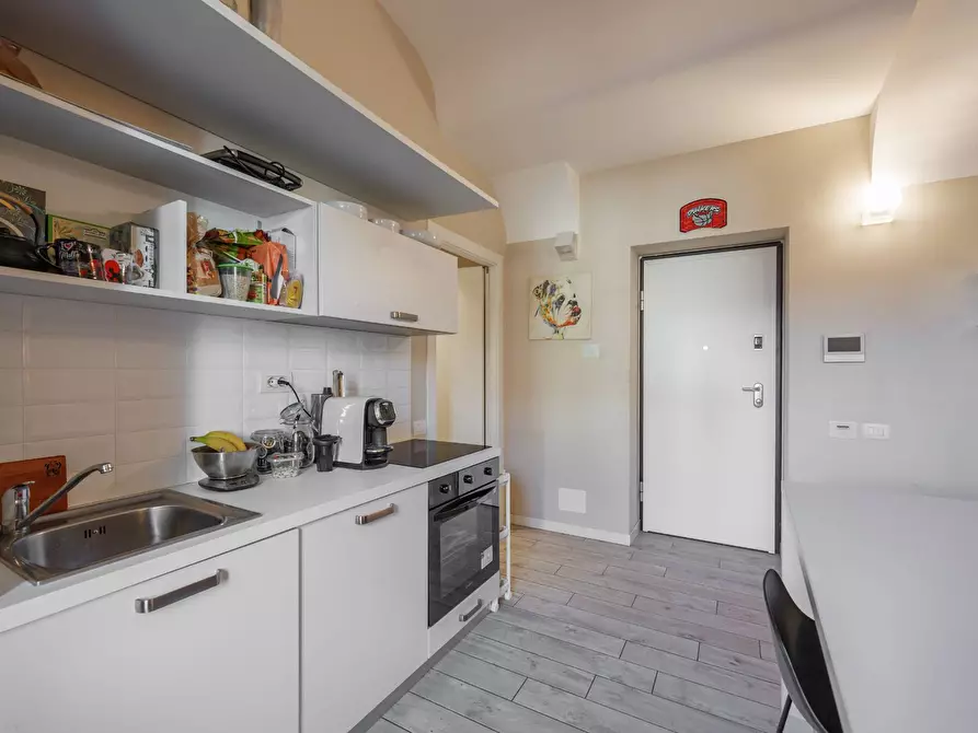 Immagine 2 di Appartamento in vendita  in Via Delle Orfane a Torino