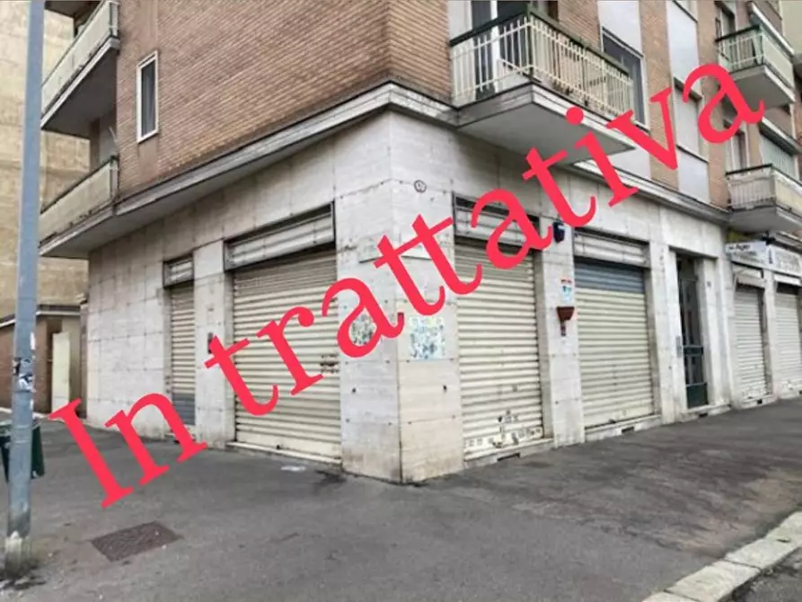 Immagine 1 di Locale commerciale in vendita  in Via Bernardino Luini 110 a Torino