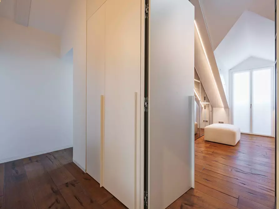 Immagine 27 di Attico in affitto  in Corso Giacomo Matteotti a Torino