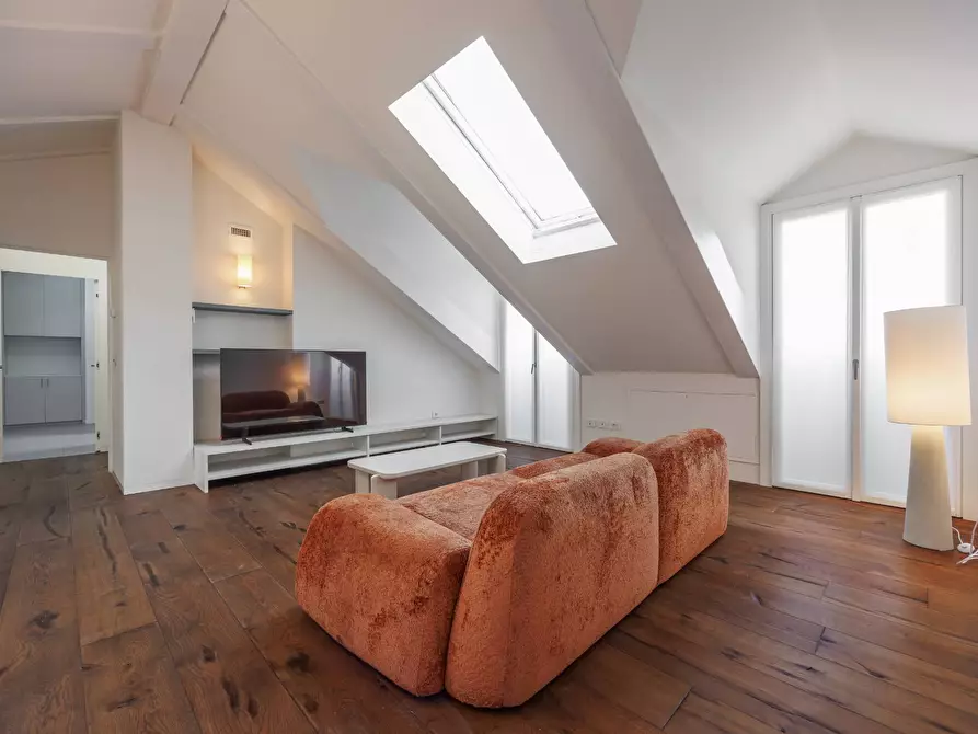 Immagine 41 di Attico in affitto  in Corso Giacomo Matteotti a Torino