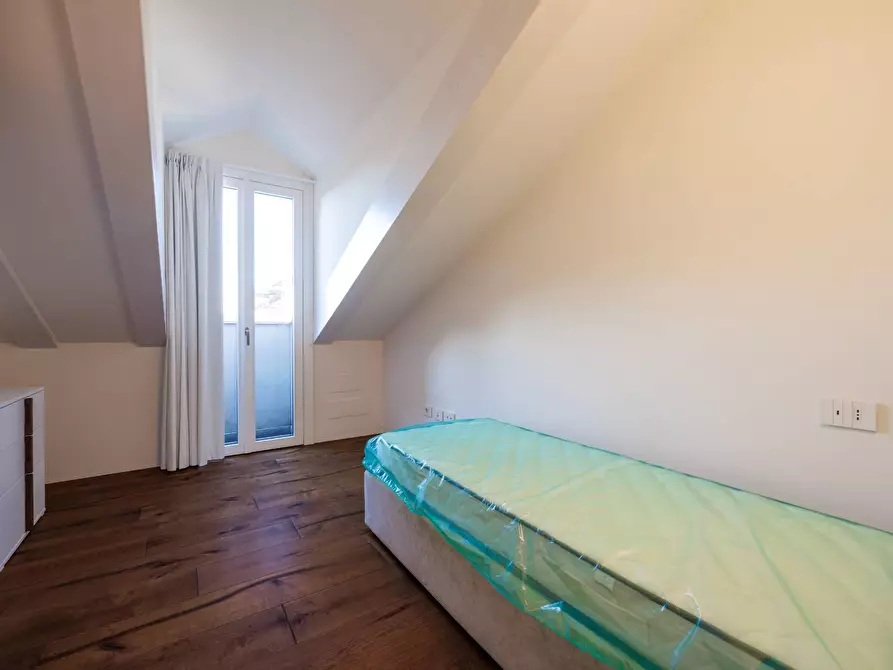 Immagine 43 di Attico in affitto  in Corso Giacomo Matteotti a Torino