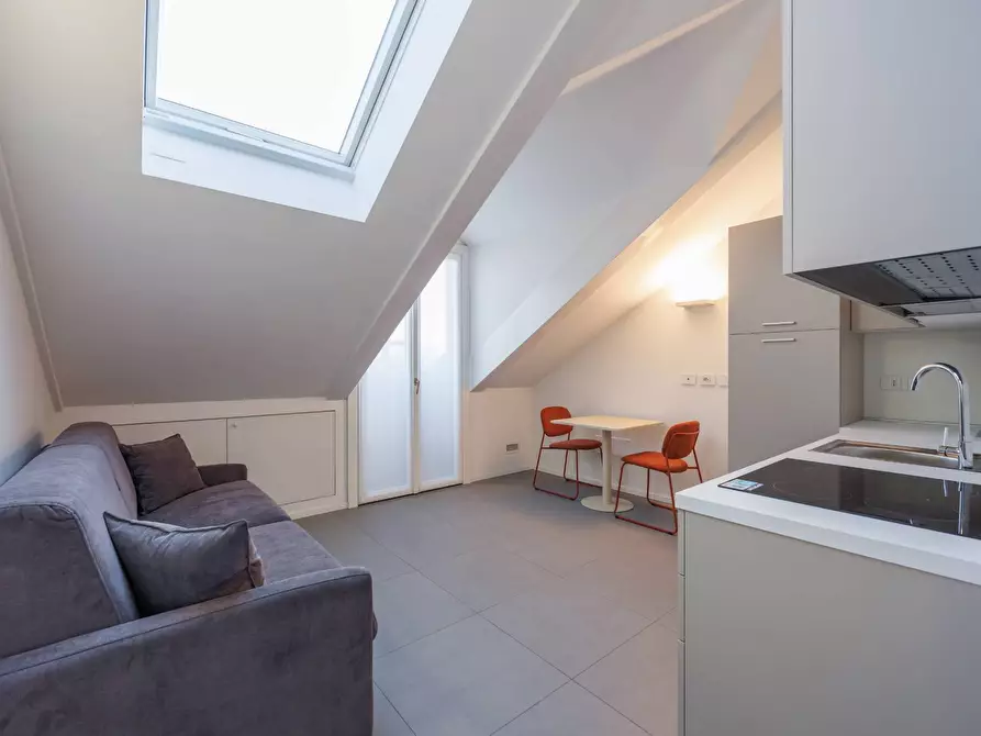 Immagine 48 di Attico in affitto  in Corso Giacomo Matteotti a Torino