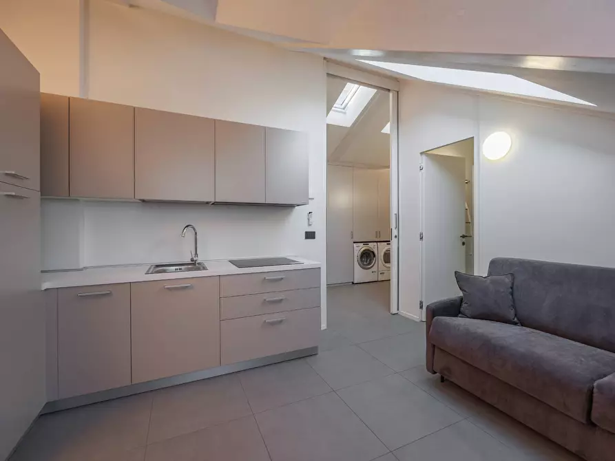 Immagine 49 di Attico in affitto  in Corso Giacomo Matteotti a Torino