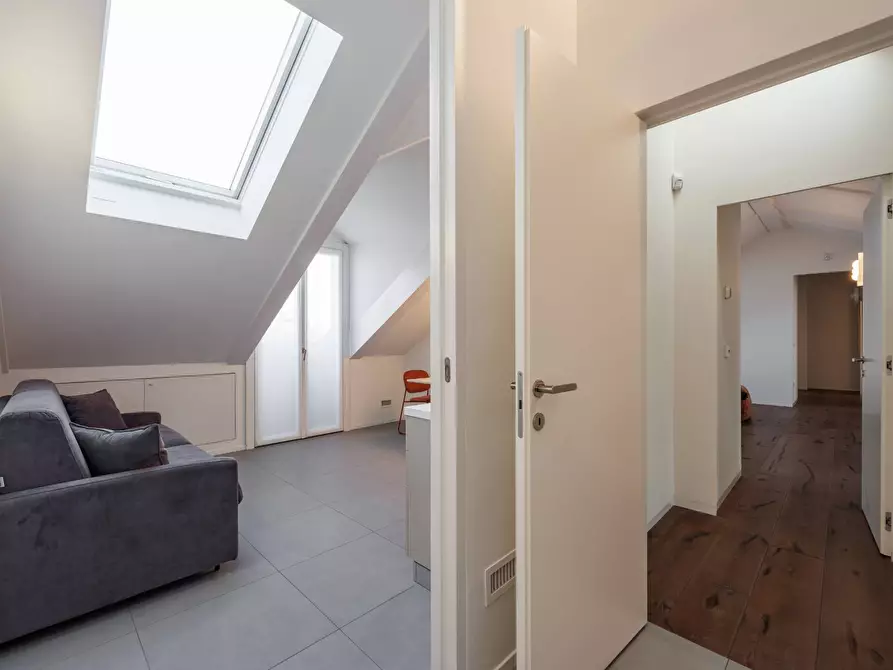 Immagine 51 di Attico in affitto  in Corso Giacomo Matteotti a Torino