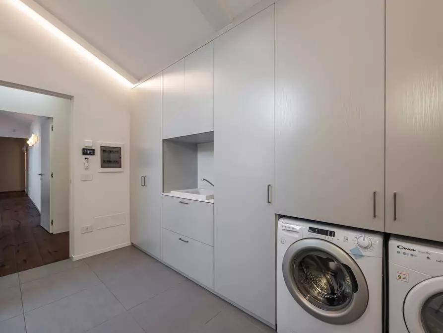 Immagine 52 di Attico in affitto  in Corso Giacomo Matteotti a Torino