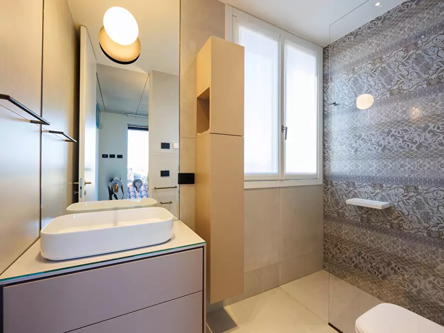 Immagine 61 di Attico in affitto  in Corso Giacomo Matteotti a Torino