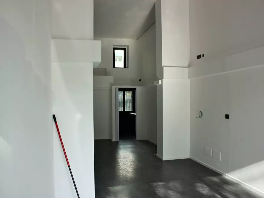 Immagine 6 di Negozio in affitto  in Corso Francia 286 a Torino