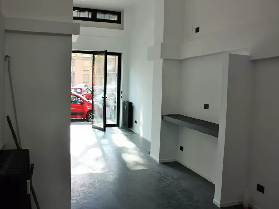 Immagine 8 di Negozio in affitto  in Corso Francia 286 a Torino