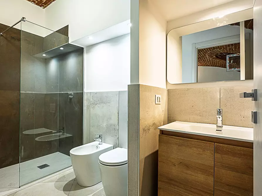 Immagine 34 di Loft/Open space in vendita  in Via Vincenzo Bellini 6 a Torino