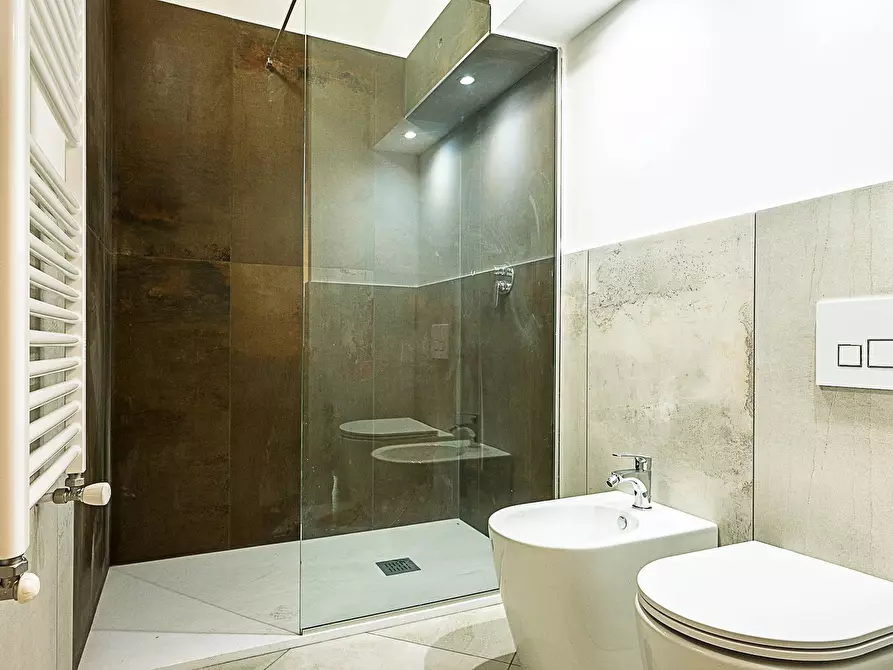 Immagine 35 di Loft/Open space in vendita  in Via Vincenzo Bellini 6 a Torino