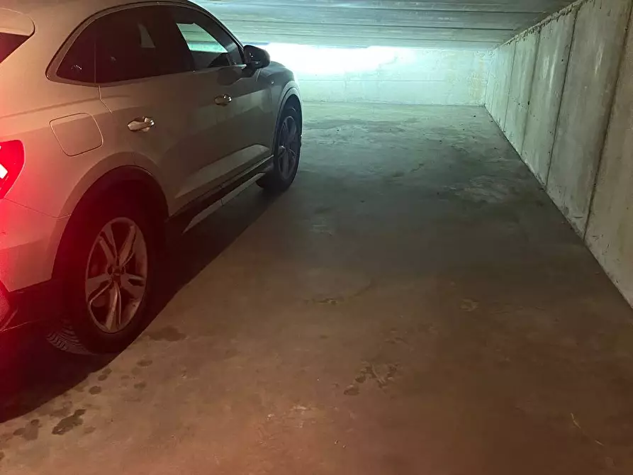 Immagine 5 di Box auto in vendita  in Via Luigi Pagliani 19 a Torino