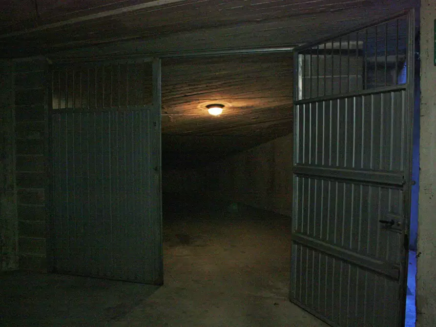 Immagine 8 di Box auto in vendita  in Via Luigi Pagliani 19 a Torino