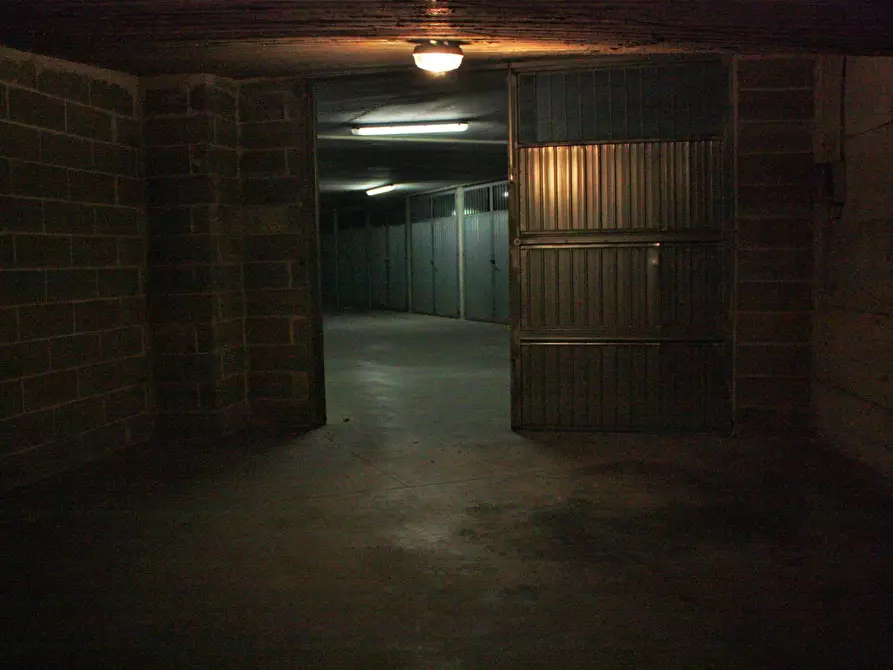 Immagine 9 di Box auto in vendita  in Via Luigi Pagliani 19 a Torino