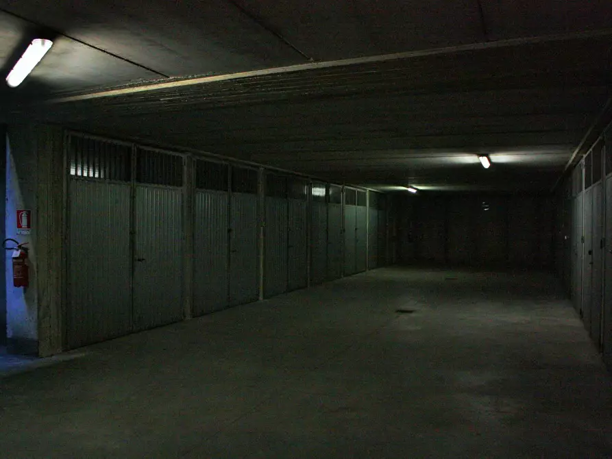Immagine 11 di Box auto in vendita  in Via Luigi Pagliani 19 a Torino