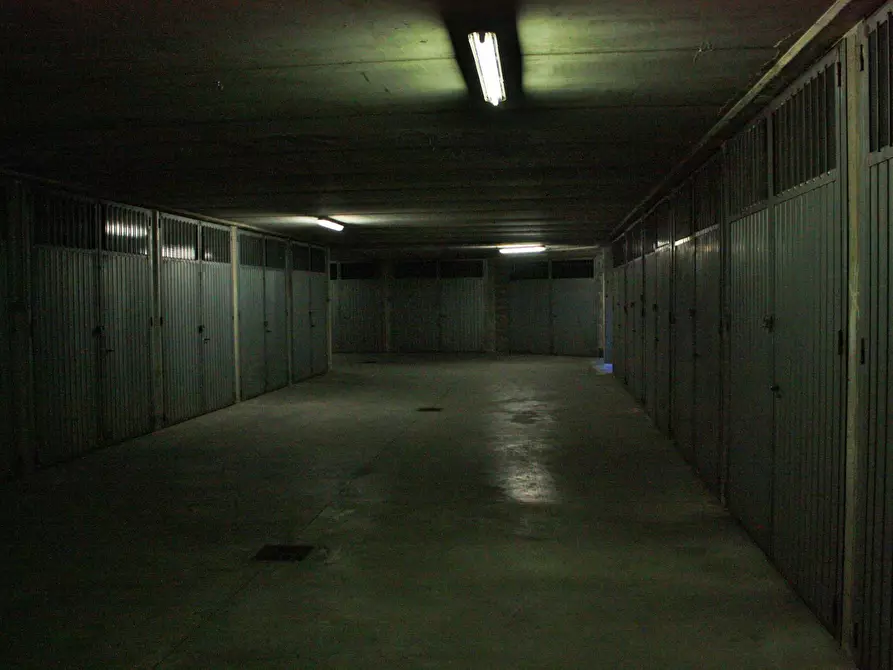 Immagine 12 di Box auto in vendita  in Via Luigi Pagliani 19 a Torino