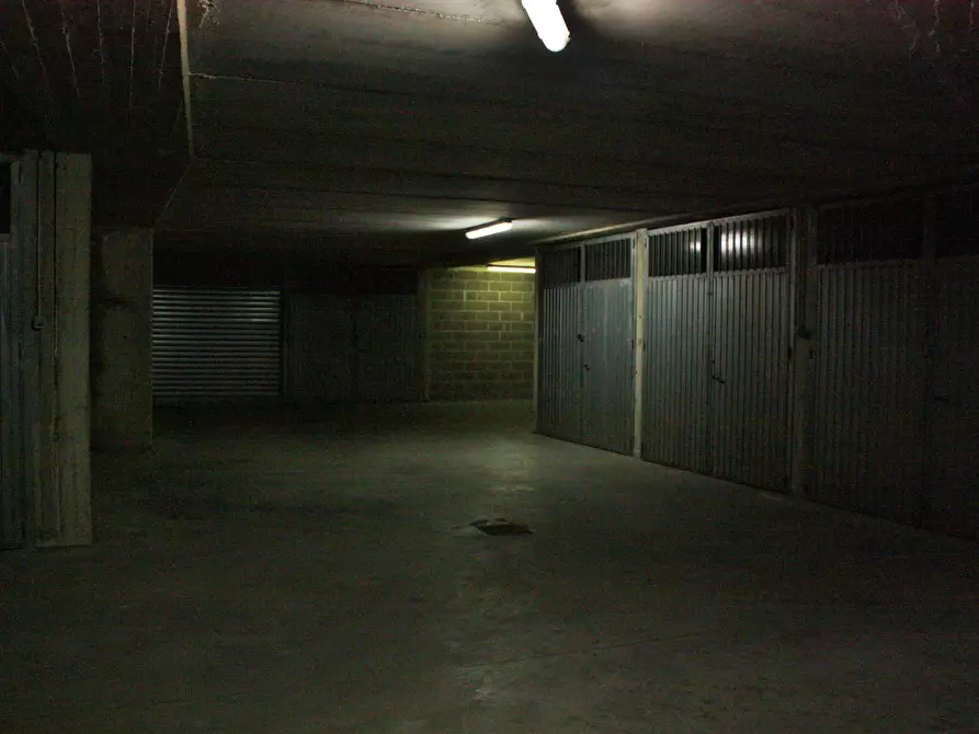 Immagine 11 di Box auto in vendita  in Via Luigi Pagliani 19 a Torino