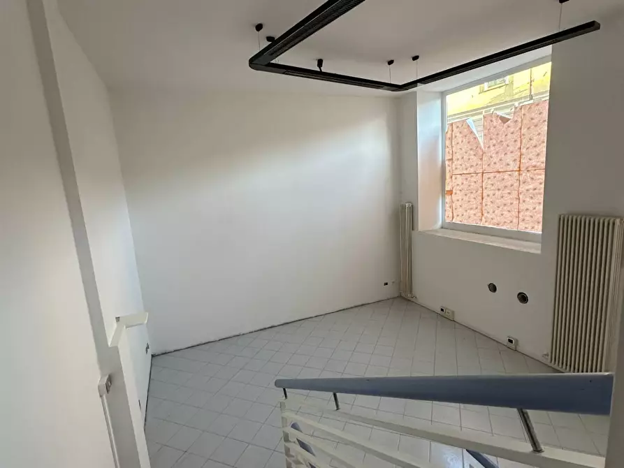 Immagine 8 di Attività commerciale in vendita  in via mameli a Cuneo