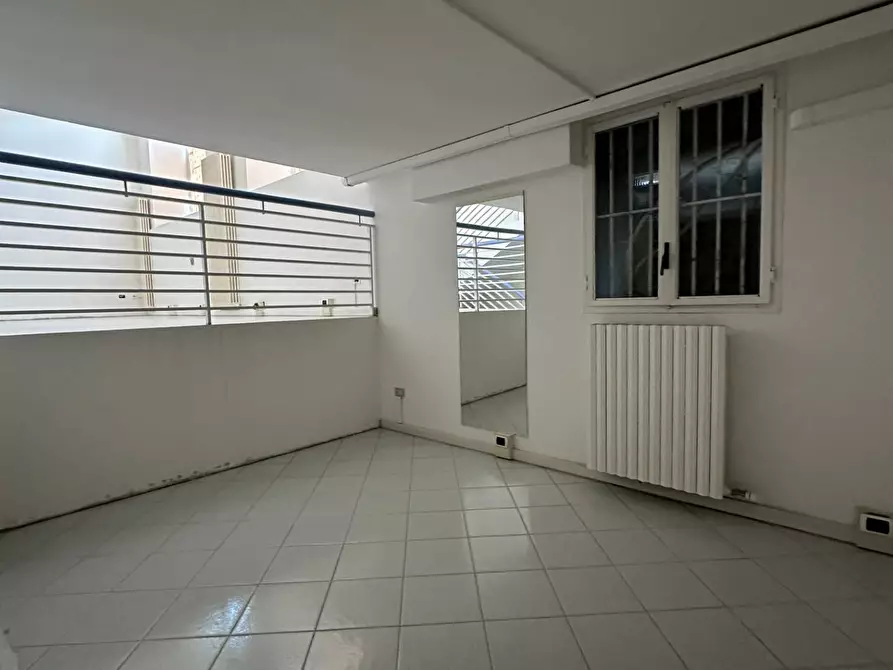 Immagine 11 di Attività commerciale in vendita  in via mameli a Cuneo