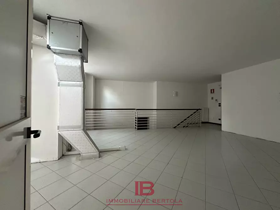 Immagine 15 di Attività commerciale in vendita  in via mameli a Cuneo