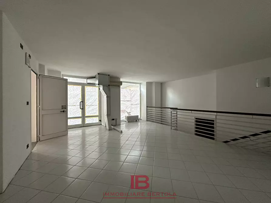 Immagine 18 di Attività commerciale in vendita  in via mameli a Cuneo