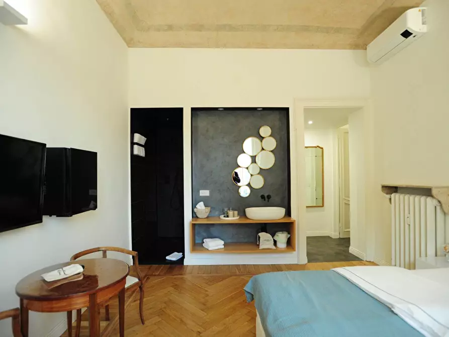 Immagine 2 di Casa semindipendente in affitto  in Via Madama Cristina 92 a Torino