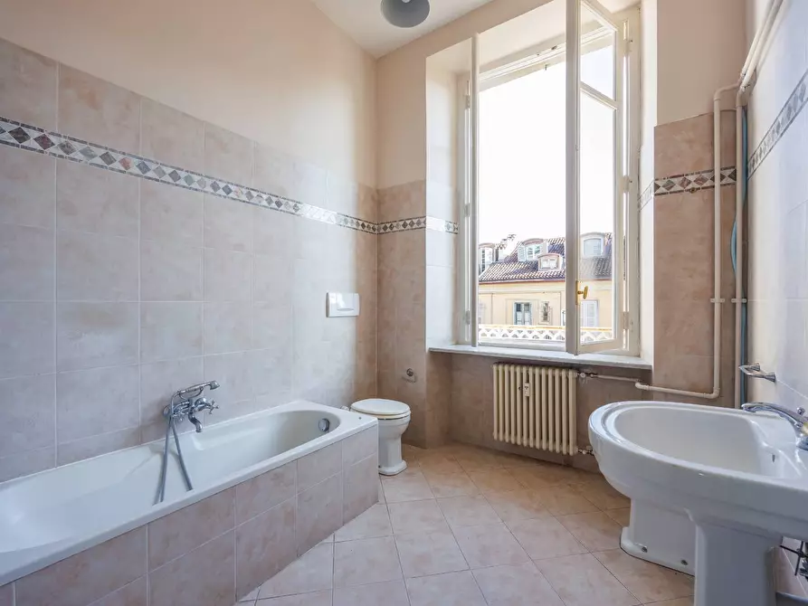 Immagine 16 di Appartamento in affitto  in Piazza Cavour 10 a Torino