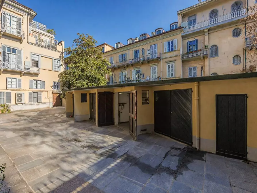 Immagine 21 di Appartamento in affitto  in Piazza Cavour 10 a Torino