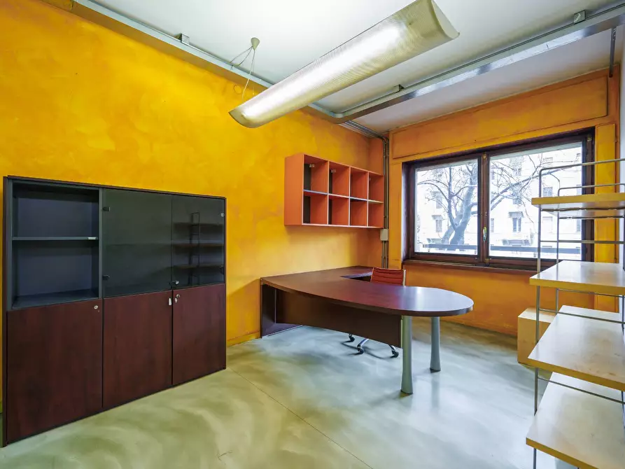 Immagine 15 di Ufficio in affitto  in Corso Luigi Einaudi a Torino