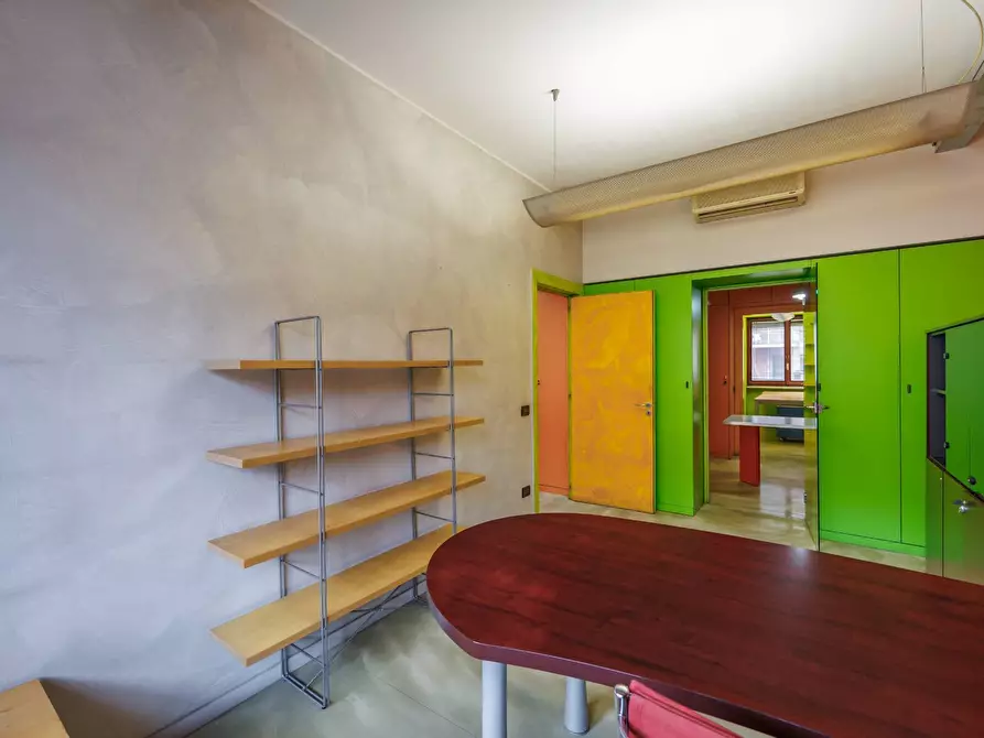 Immagine 16 di Ufficio in affitto  in Corso Luigi Einaudi a Torino