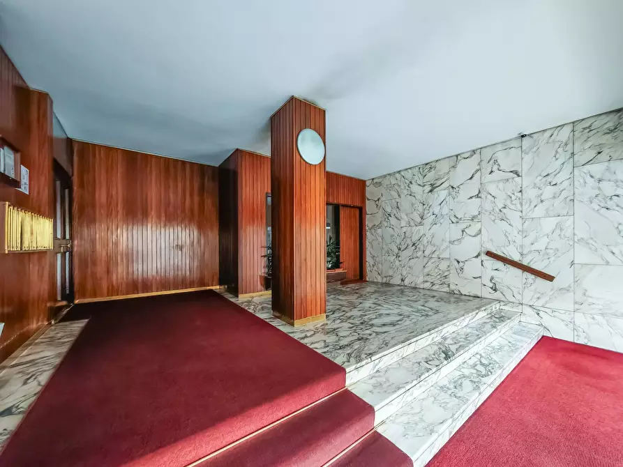 Immagine 29 di Ufficio in affitto  in Corso Luigi Einaudi a Torino