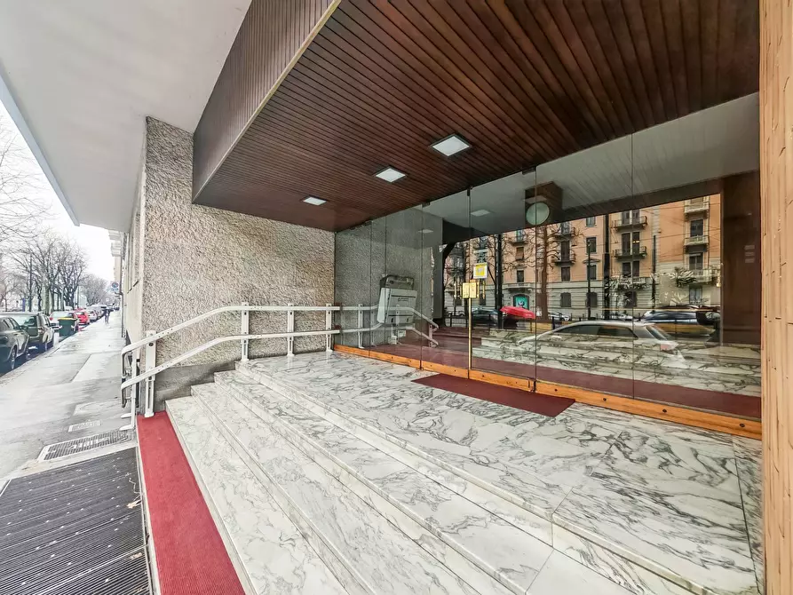 Immagine 31 di Ufficio in affitto  in Corso Luigi Einaudi a Torino