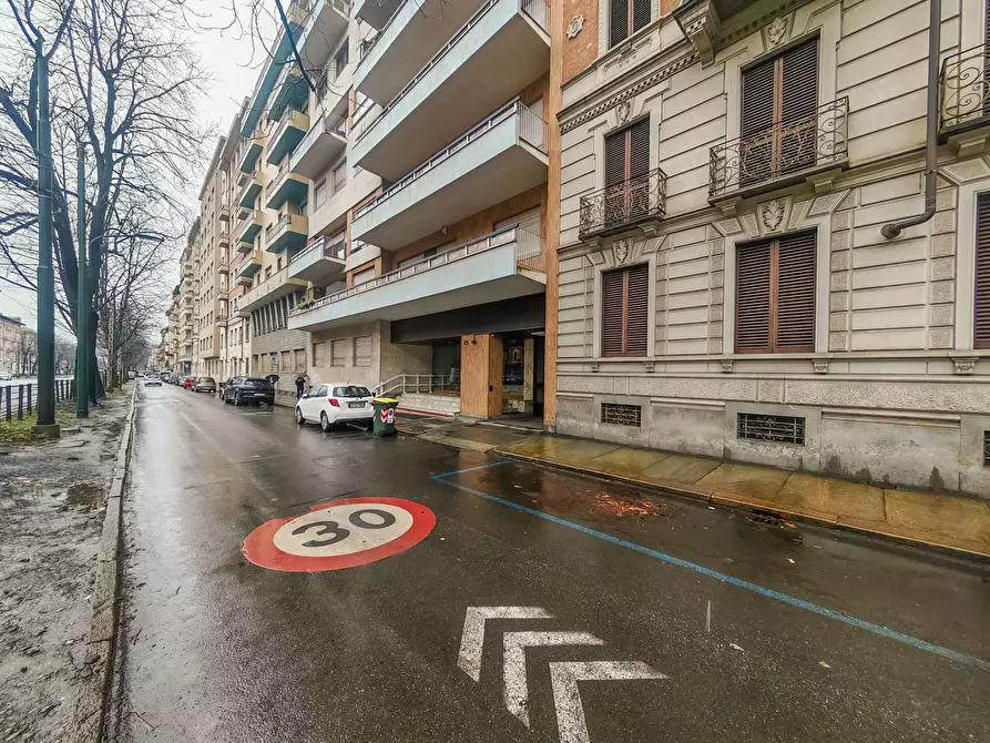 Immagine 34 di Ufficio in affitto  in Corso Luigi Einaudi a Torino