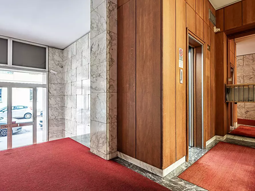 Immagine 2 di Appartamento in vendita  in Via Raffaele Cadorna 17 a Torino