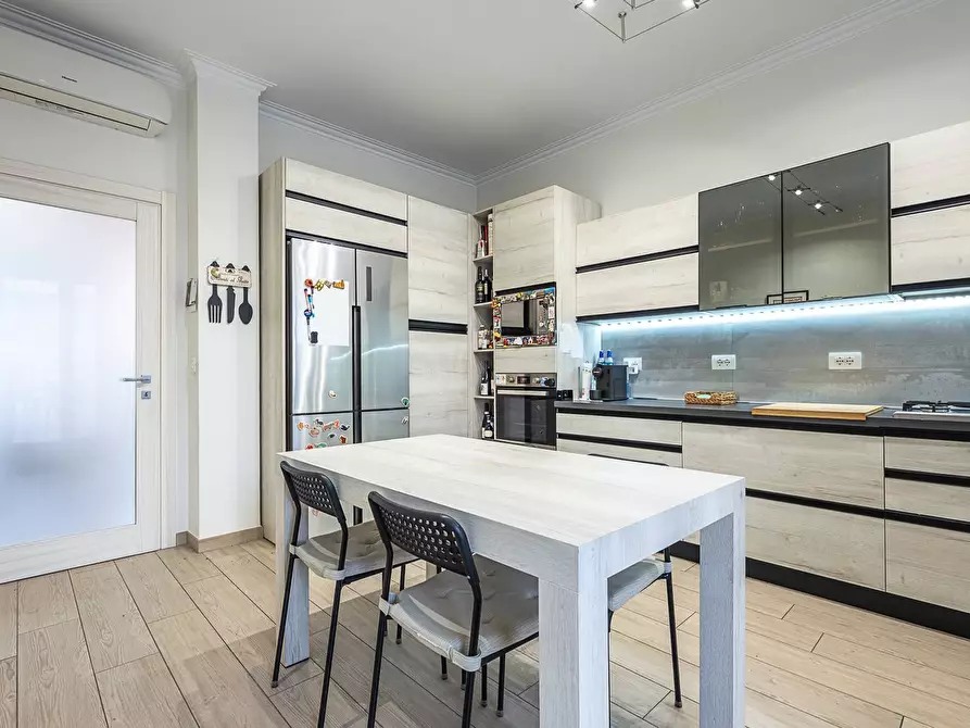 Immagine 7 di Appartamento in vendita  in Via Raffaele Cadorna 17 a Torino