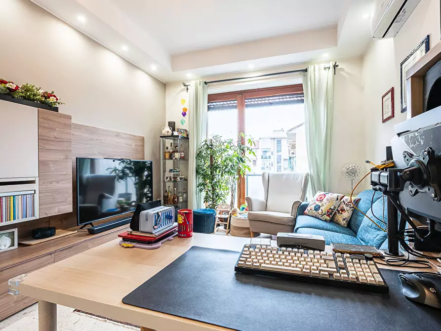 Immagine 13 di Appartamento in vendita  in Via Raffaele Cadorna 17 a Torino