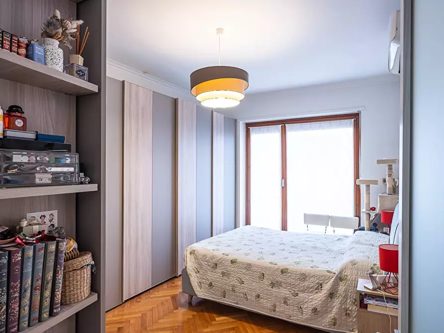 Immagine 16 di Appartamento in vendita  in Via Raffaele Cadorna 17 a Torino