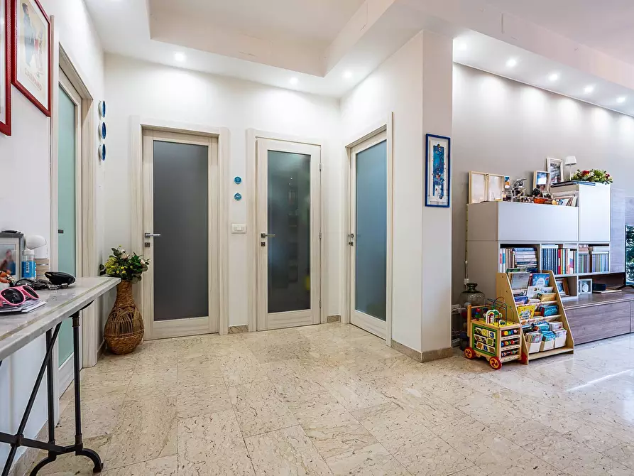 Immagine 25 di Appartamento in vendita  in Via Raffaele Cadorna 17 a Torino